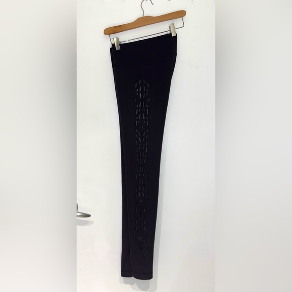 Lululemon 2014 Special Edition - Wunder Under Full on Luon Aztec Print - Picture 2 of 8